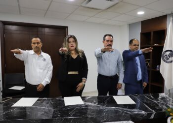 Fiscal toma protesta a Vicefiscal Centro y a titulares de área