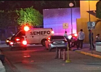 Motociclista choca contra un árbol y muere al ingresar el Seguro Social