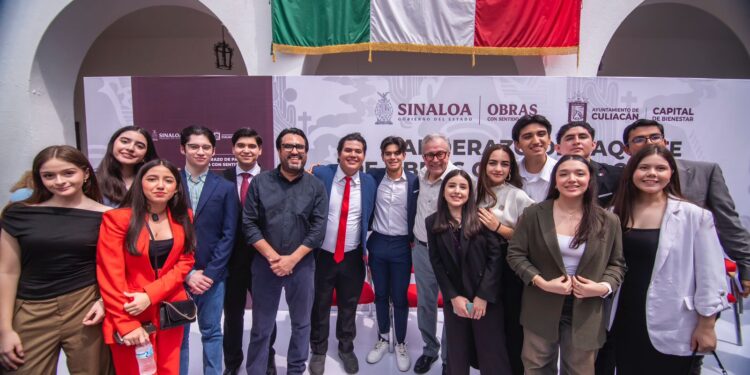 Rubén Rocha y Juan de Dios Gámez dan banderazo de inicio a 35 obras de pavimentación en calles de Culiacán