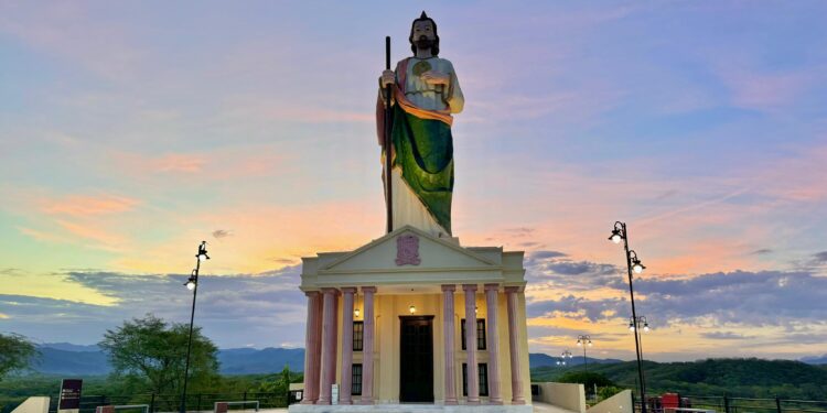 Parque Mirador Badiraguato con su monumental San Judas celebra su primer aniversario