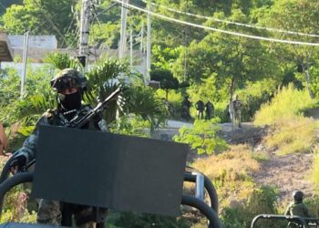 Pleito intrafamiliar deja un muerto y una mujer herida en el sector de El Barrio