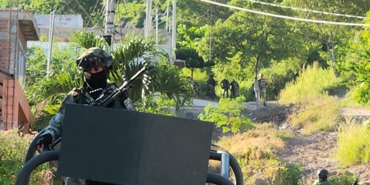 Pleito intrafamiliar deja un muerto y una mujer herida en el sector de El Barrio