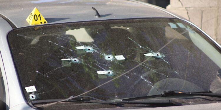 Persecución y enfrentamiento a balazos en la Miguel Hidalgo deja un muerto, un herido y 4 detenidos