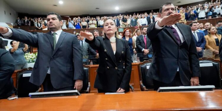 Eligen por unanimidad primera Mesa Directiva de la 65 Legislatura