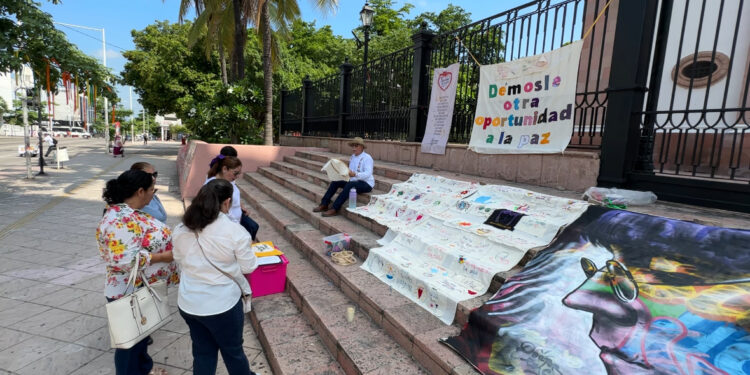 ¡Ya paren por favor! Culiacanenses bordan por la paz