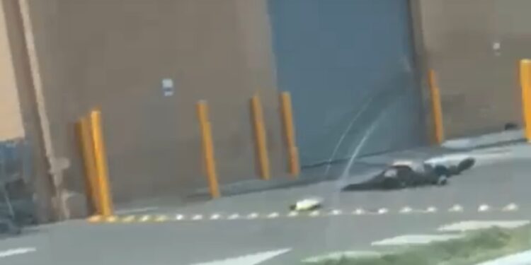 Ejecutan a un hombre en el Sams Club de Obregón y México 68