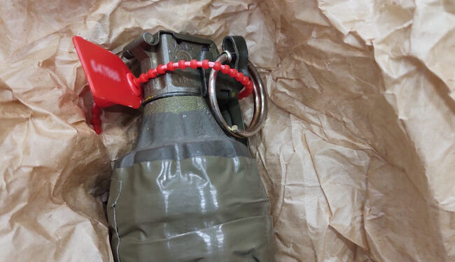 Guardia Nacional detecta granada de fragmentación en empresa de mensajería