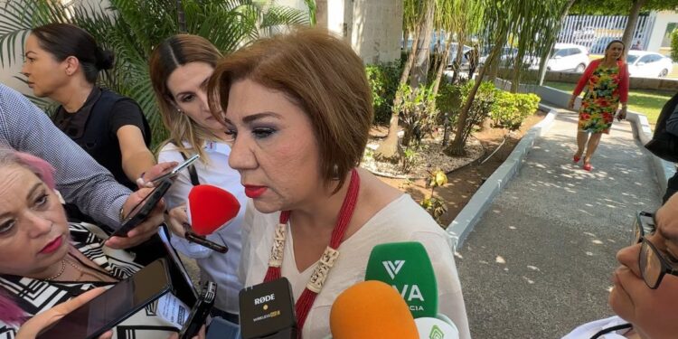 Ante la escasez de alimentos por la violencia, SEBIDES entrega despensas en municipios de Sinaloa