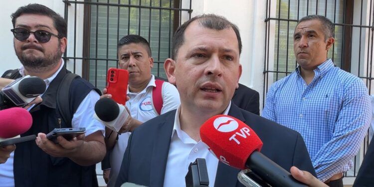 Nosotros estamos urgimos en regresar a la presencialidad, pero la violencia lo impide: Robespierre Lizárraga