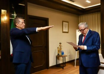 Rocha Moya toma protesta a Feliciano Castro Meléndrez como Secretario General de Gobierno