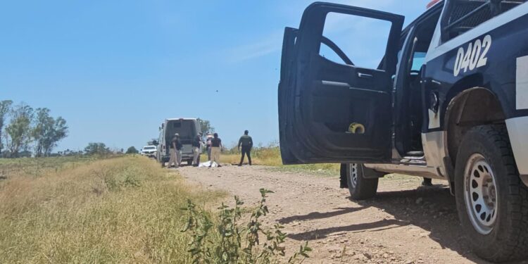 Localizan a un hombre asesinado a balazos en la Maxipista