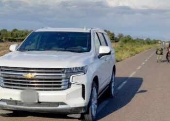 Hallan abandonada la camioneta que le despojaron a Estrella Palacios