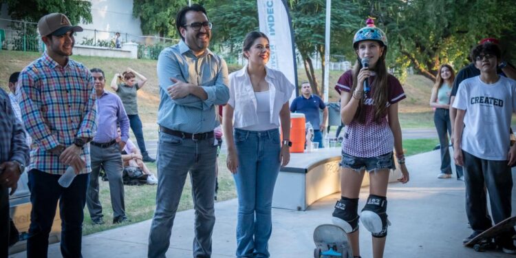 Juan de Dios Gámez inaugura Skatepark del Parque Las Riberas, jóvenes agradecen contar con un espacio digno