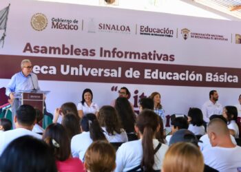 Rocha Moya pone en marcha el programa de becas de educación básica “Rita Cetina Gutiérrez”