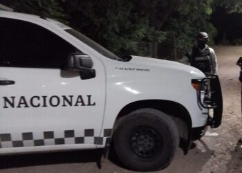 Aseguran camioneta blindada de manera artesanal en La Pitayita