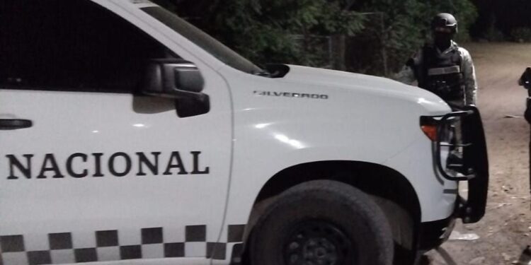 Aseguran camioneta blindada de manera artesanal en La Pitayita