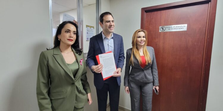 Grupo parlamentario del PRI presenta iniciativa para que se brinden créditos con mayor accesibilidad a mujeres emprendedoras