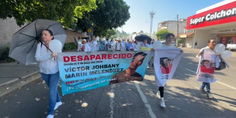 Al grito de ¡No queremos guerra, queremos paz!, colectivos de búsqueda marchan por Culiacán