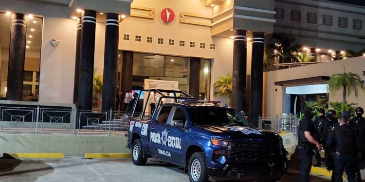 Sujetos armados intentan “levantar” a un hombre en la funeraria Moreh y realizan disparos