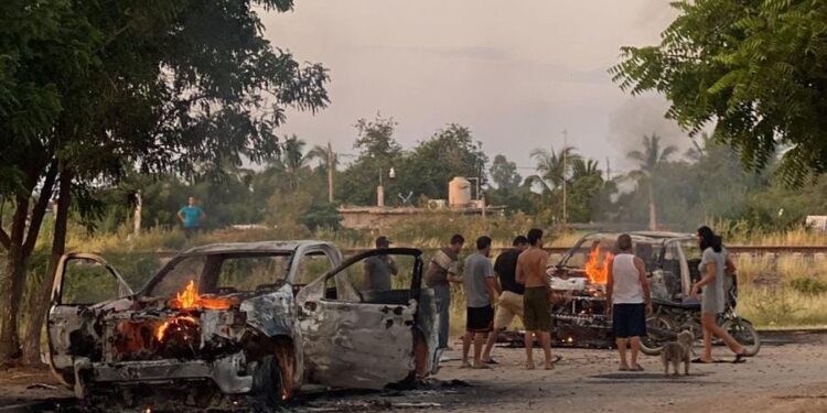 Enfrentamientos en Tanques y Alta Rosa, municipio de Elota, dejan unidades quemadas