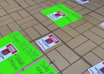 Familia de repartidor de El Debate “levantado” protestan en Palacio de Gobierno