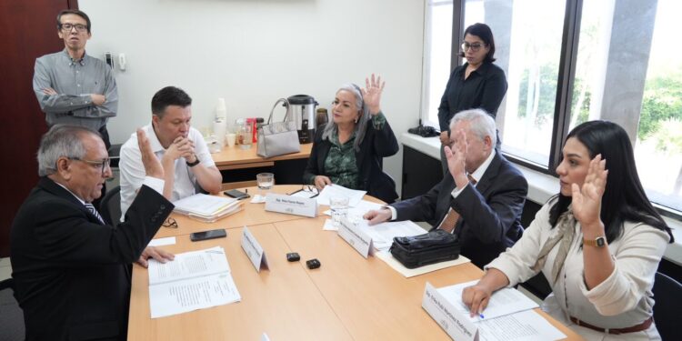 Comisión de Hacienda Pública y Administración aprueba dictamen para que el gobernador done 13 inmuebles al IMSS-Bienestar