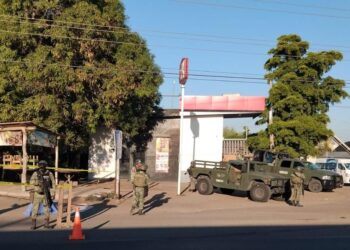Hallan a dos encobijados en el entronque de las carreteras Culiacán-Eldorado y “La 20”