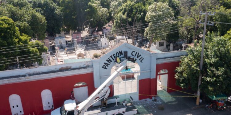 Panteones municipales se encuentran en condiciones para recibir a visitantes durante la celebración por Día de Muertos