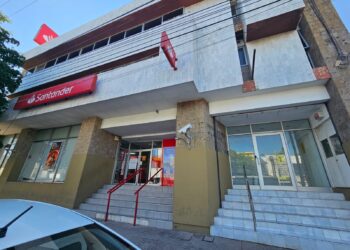 Roció gasolina en las cajas para asaltar un banco