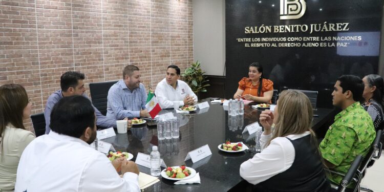 Próximo Cabildo de Badiraguato se reúne con José Paz López