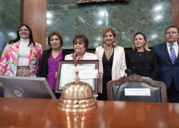 Entrega Congreso Premio a la Mujer Rural 2024 a Gloria Estela Valenzuela