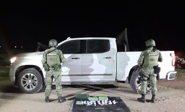 Aseguran armas, un vehículo blindado y equipo táctico en Navolato