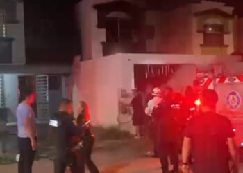 Incendió en residencia de Bonaterra deja un mujer y dos niños quemados
