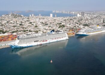 Llegan a Mazatlán dos Cruceros Turísticos con 8,522 pasajeros