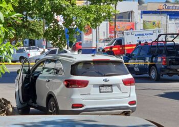 Grupo armado “levanta” a un hombre frente al Palacio de Gobierno del Estado