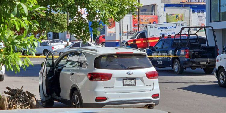 Grupo armado “levanta” a un hombre frente al Palacio de Gobierno del Estado