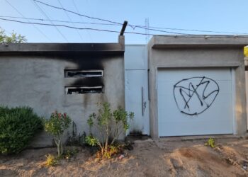 Sujetos armados queman una vivienda de la colonia Ampliación San Benito