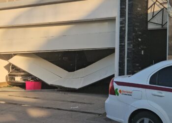 Atacan a balazos y vandallizan una residencia en la CNOP