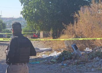 Hallan a una persona “encobijada” en la Felipe Ángeles