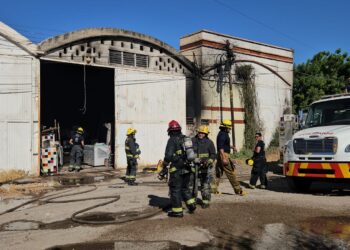 Incendio de bodega deja cuatiosos daños materiales
