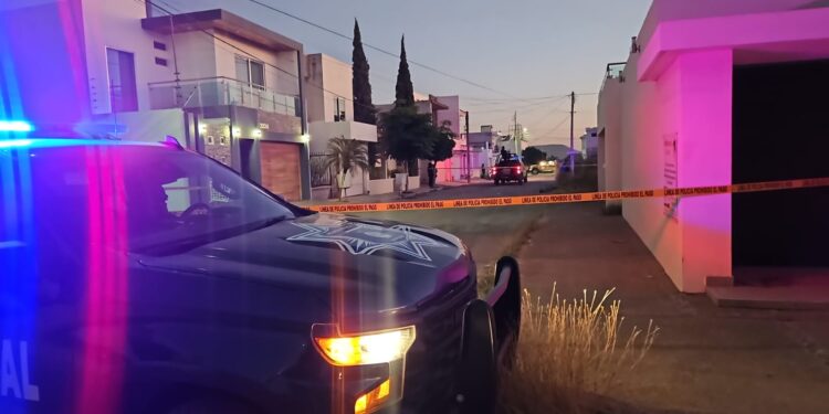 Abandonan a 2 hombres acribillados a balazos en Providencia, !pero uno estaba vivo!