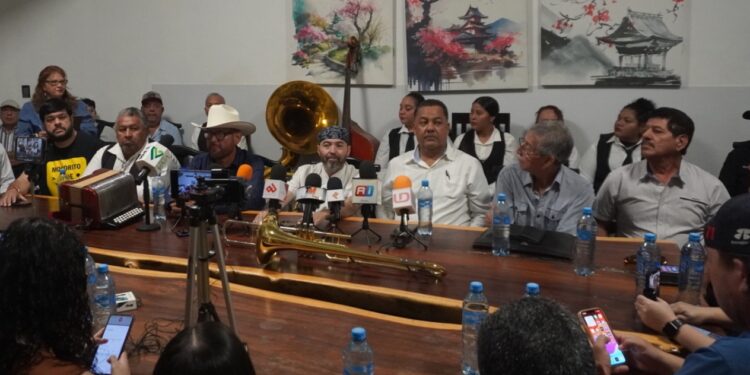 A jalar con la Banda de Músicos y Meseros que necesitan ayuda urgente, convocan ciudadanos
