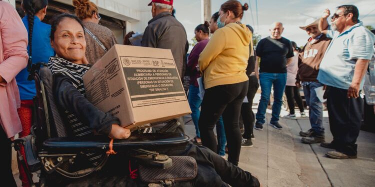 Entrega DIF Sinaloa despensas en Guasave y Sinaloa municipio 