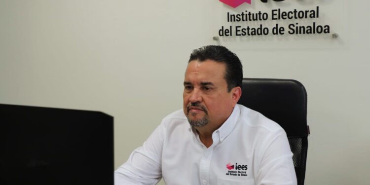 IEES resuelve que no procede Revocación de Mandato contra Rocha
