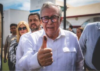 Rocha a favor de someterse a la consulta de Revocación de Mandato; enviará solicitud al IEES