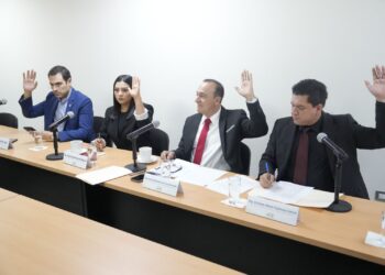 Comisión de Protocolo y Régimen Orgánico Interior determina a favor nueve iniciativas presentadas ante el Congreso