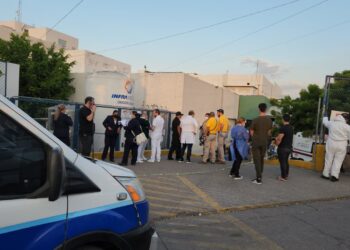 Paciente intoxicado llega al Hospital General y 10 personas más se intoxican