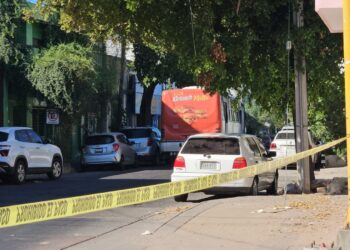 Muere mujer arrollada por un camión urbano en pleno dentro de Culiacán