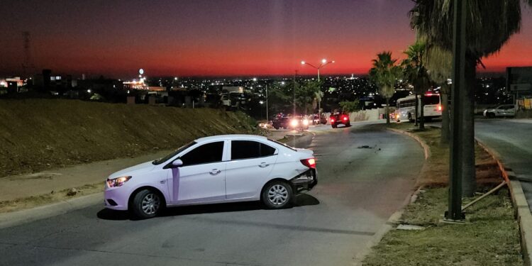 Capturan a sujetos armados en un vehículo en Cumbres del Sur