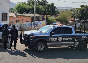 Hallan asesinado a un hombre de un balazo en la cabeza en Los Huizaches